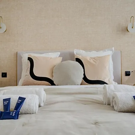 Luxurious And Tranquil - Opera - Ac Apartment