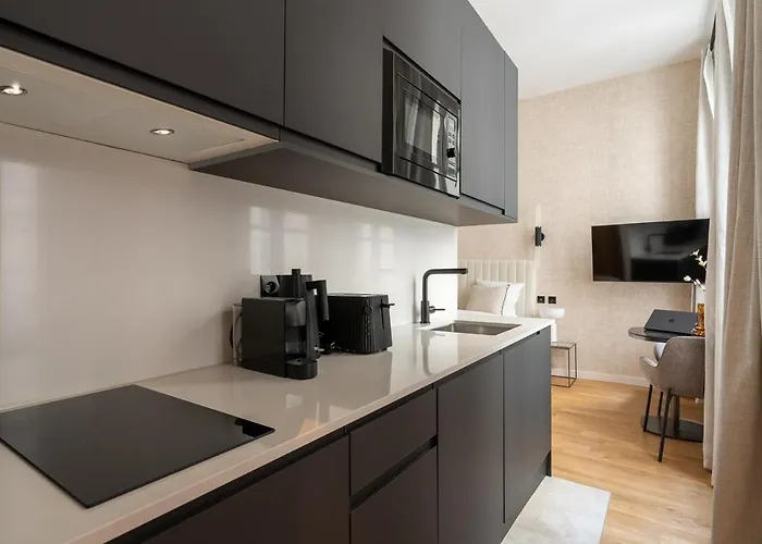 Luxurious And Tranquil - Opera - Ac Apartment *